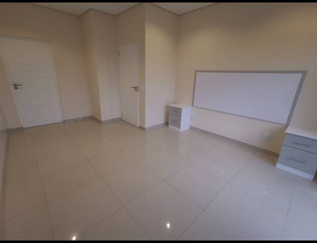 3 BEDROOM APARTMENT TO LET IN OVERPORT